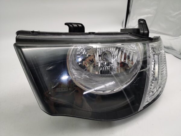 Mitsubishi L200 2007-2015 L.H.S HEADLIGHT ASSEMBLY