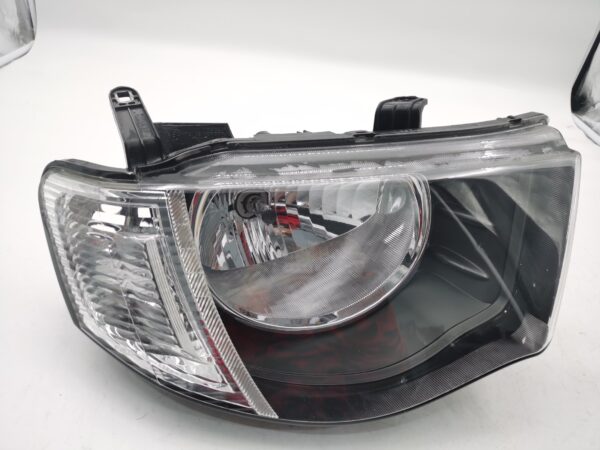 Mitsubishi L200 SPORTERO 2005-2015 R.H.S HEADLIGHT ASSEMBLY