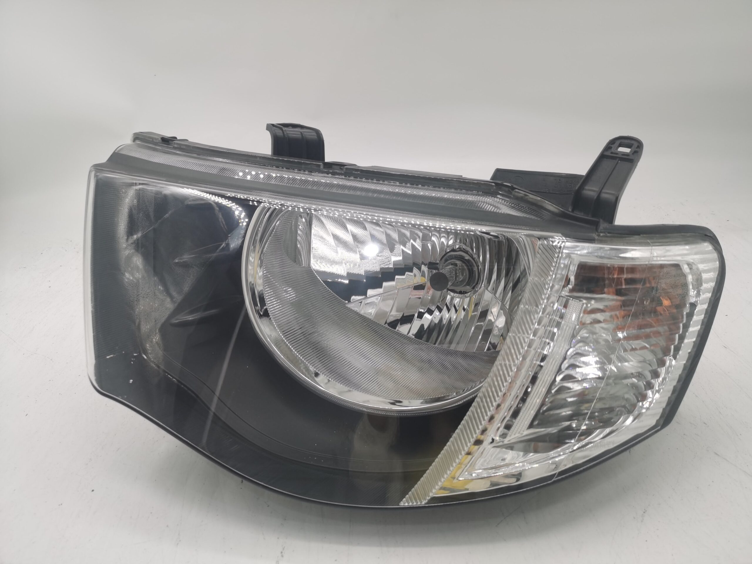 Mitsubishi TRITON L200 2006-2014 HALOGEN L.H.S HEADLIGHT ASSEMBLY