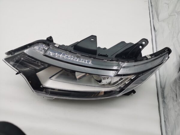 Mitsubishi OUTLANDER 2016-2020 HALOGEN L.H.S HEADLIGHT ASSEMBLY