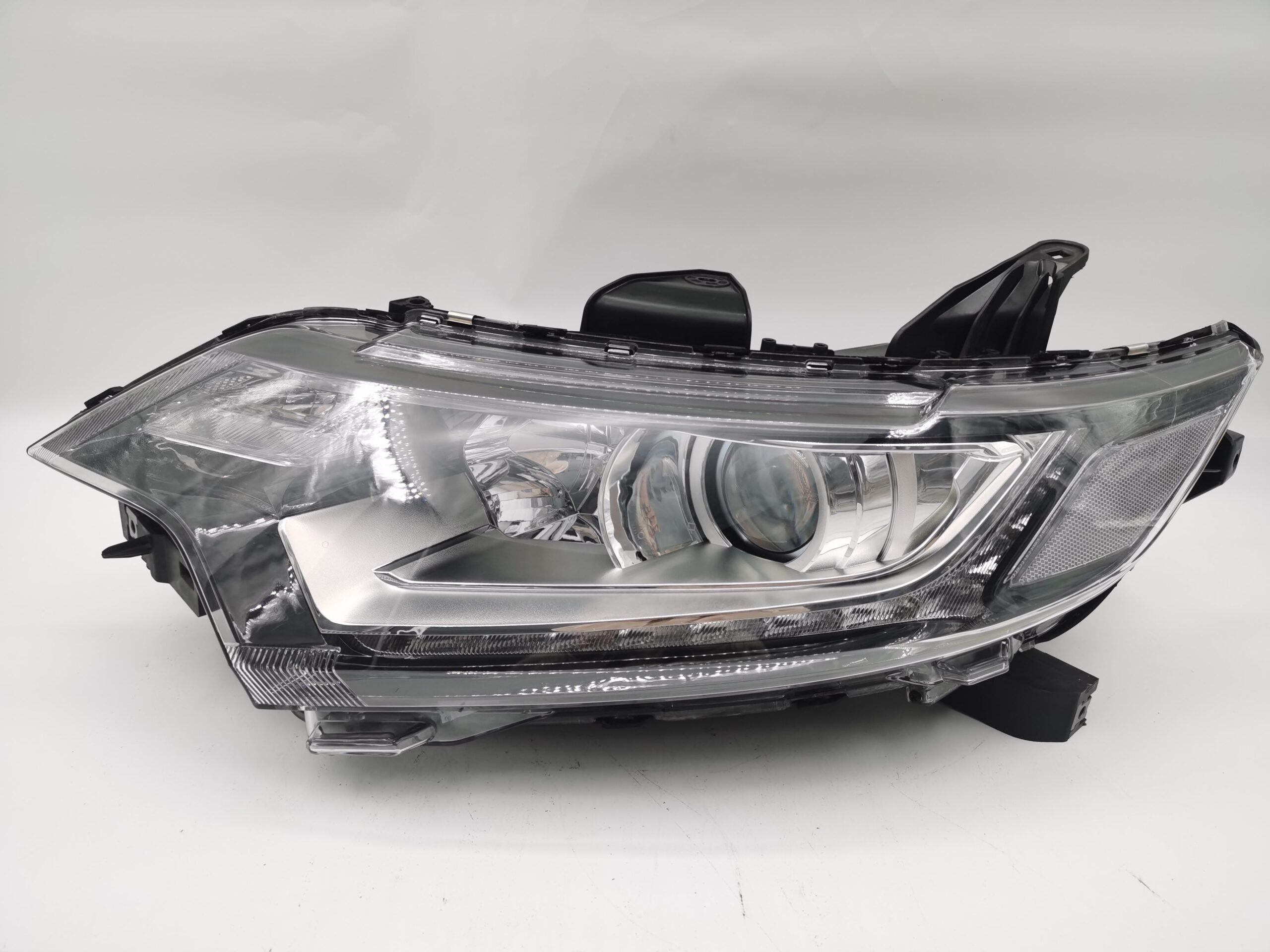 Mitsubishi OUTLANDER 2016-2020 HALOGEN L.H.S HEADLIGHT ASSEMBLY