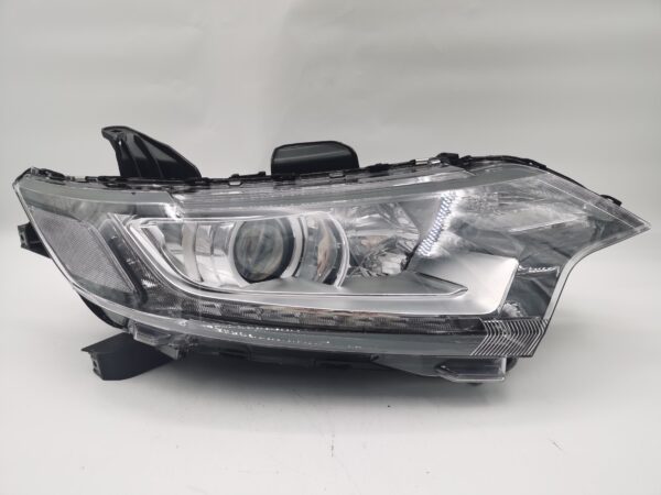 Mitsubishi OUTLANDER 2016-2020 HALOGEN R.H.S HEADLIGHT ASSEMBLY