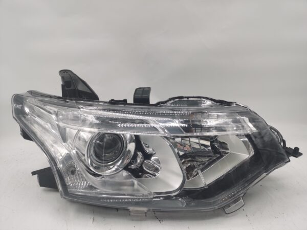 Mitsubishi OUTLANDER 2013-2015 XENON R.H.S HEADLIGHT ASSEMBLY