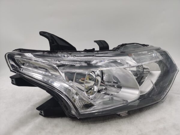 Mitsubishi OUTLANDER 2013-2015 XENON R.H.S HEADLIGHT ASSEMBLY