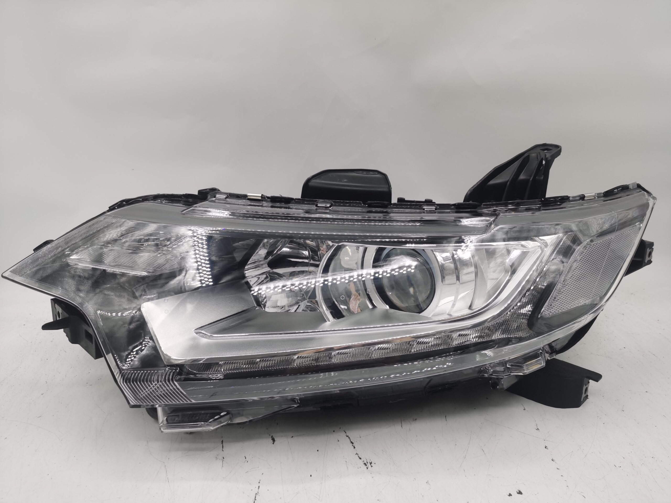 Mitsubishi OUTLANDER 2016-2020 HALOGEN L.H.S Headlight Assembly