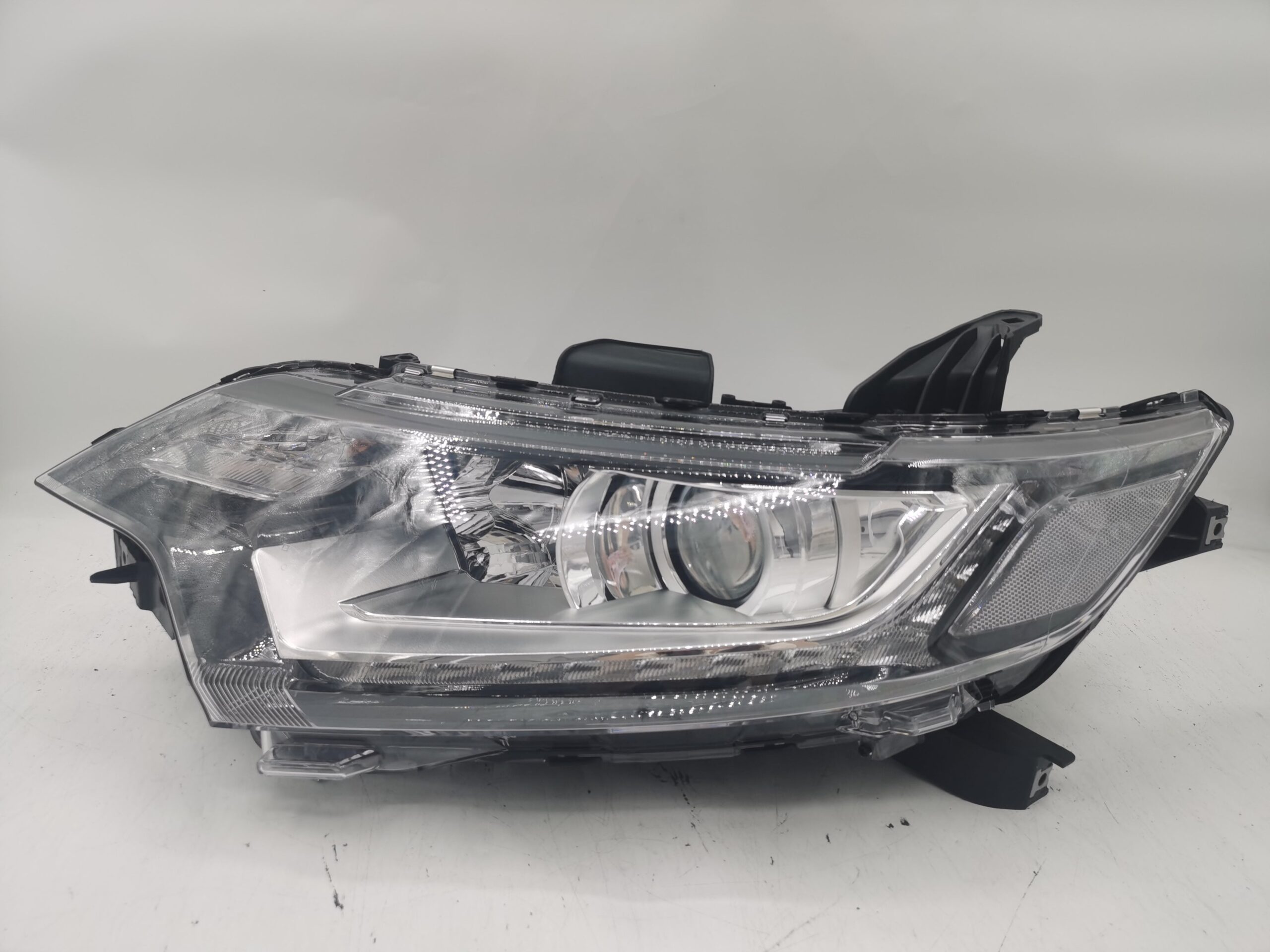 Mitsubishi OUTLANDER 2016-2020 HALOGEN L.H.S Headlight Assembly