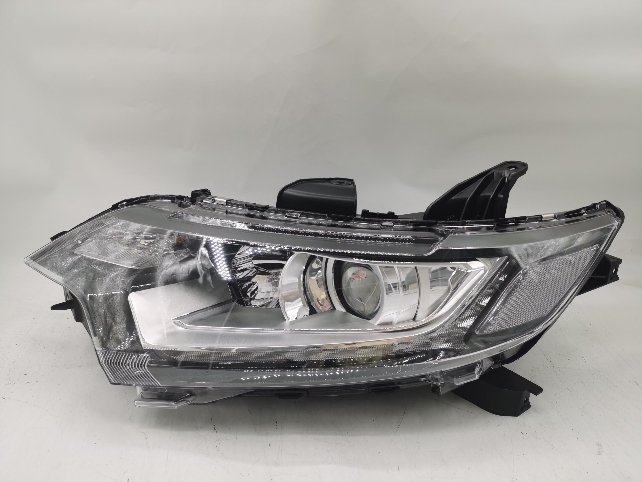 Mitsubishi OUTLANDER 2016-2020 HALOGEN L.H.S Headlight Assembly