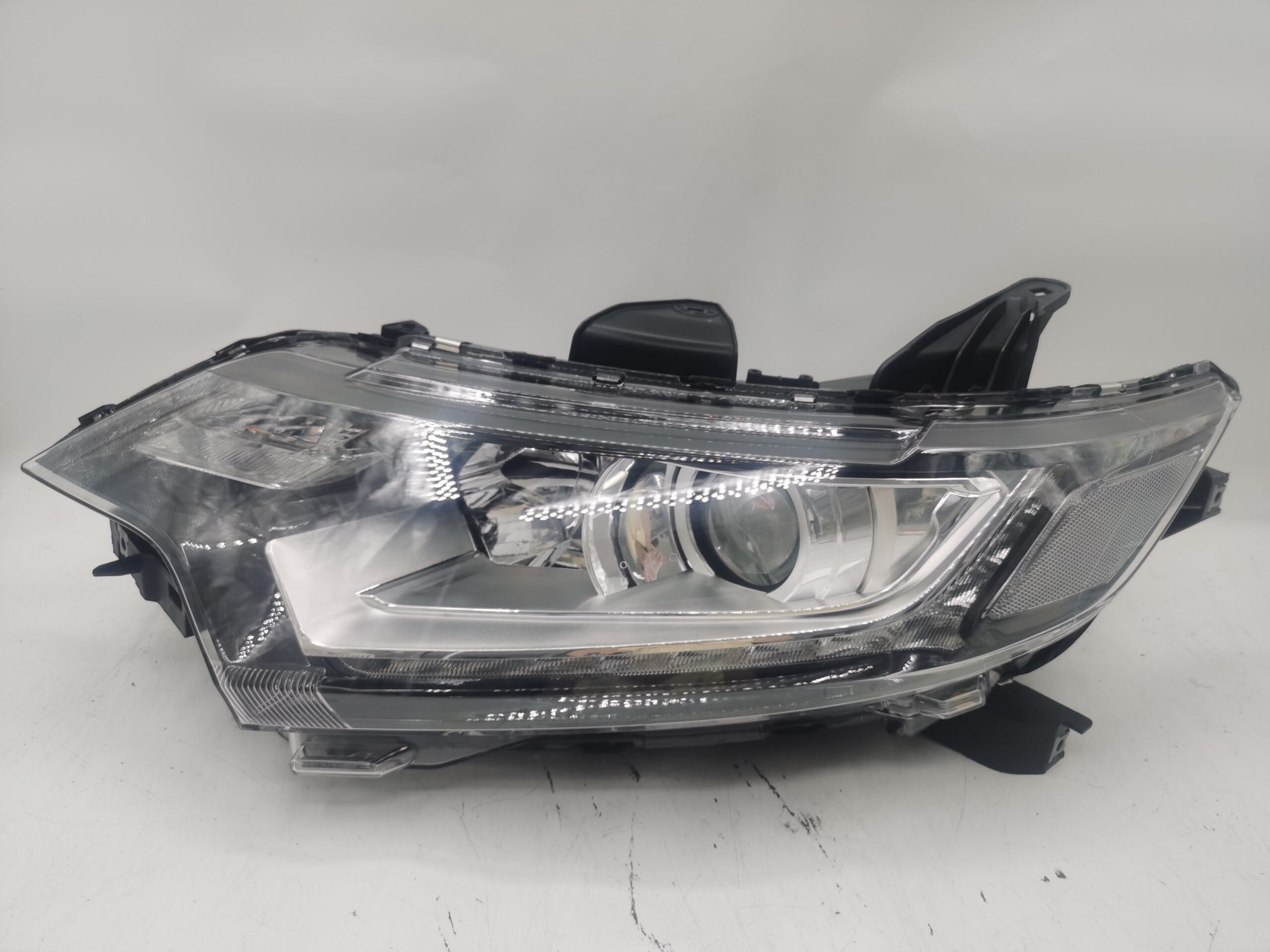 Mitsubishi OUTLANDER 2016-2020 HALOGEN L.H.S Headlight Assembly