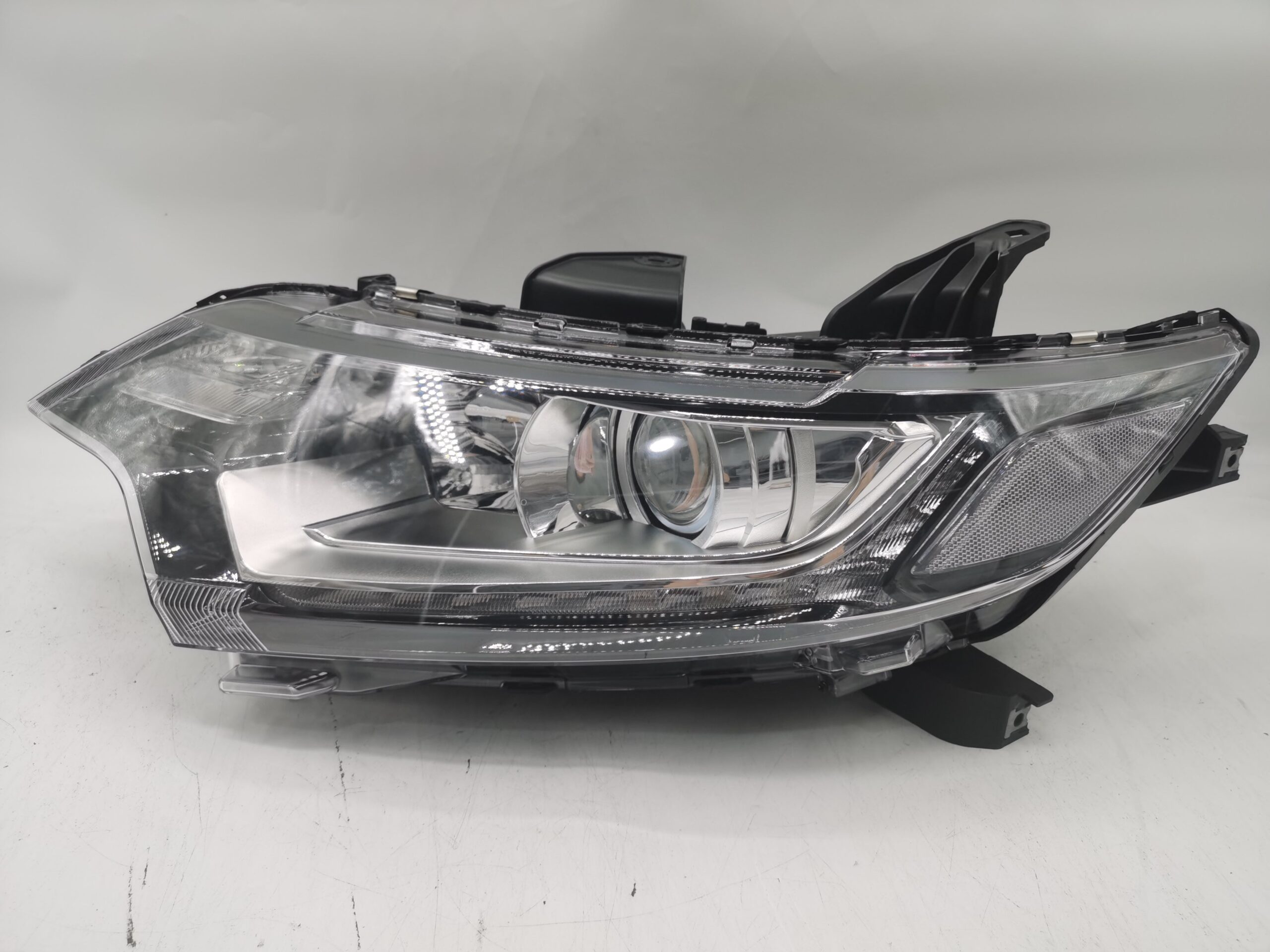 Mitsubishi OUTLANDER 2016-2020 HALOGEN L.H.S Headlight Assembly