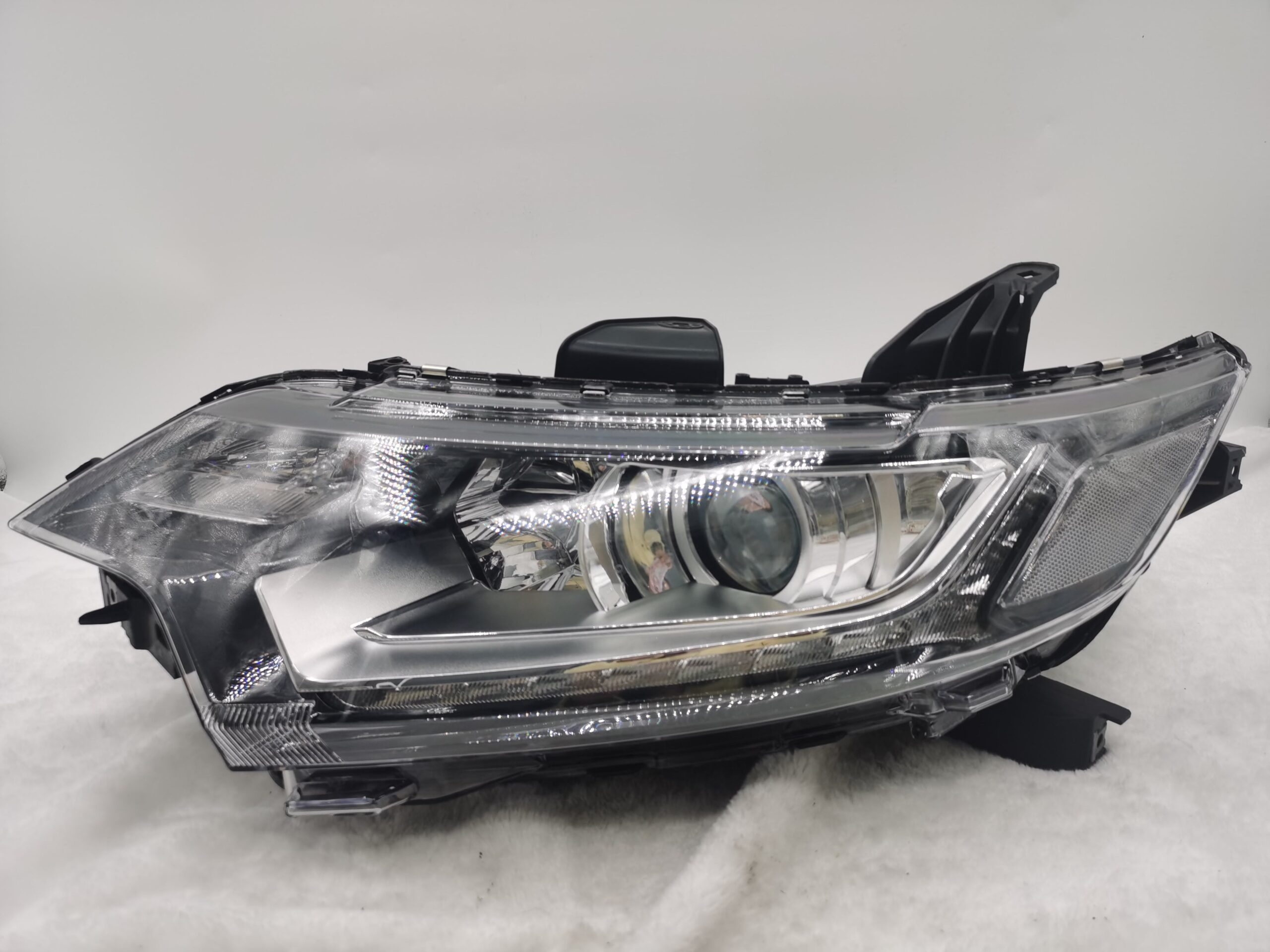 Mitsubishi OUTLANDER 2016-2020 HALOGEN L.H.S HEADLIGHT ASSEMBLY