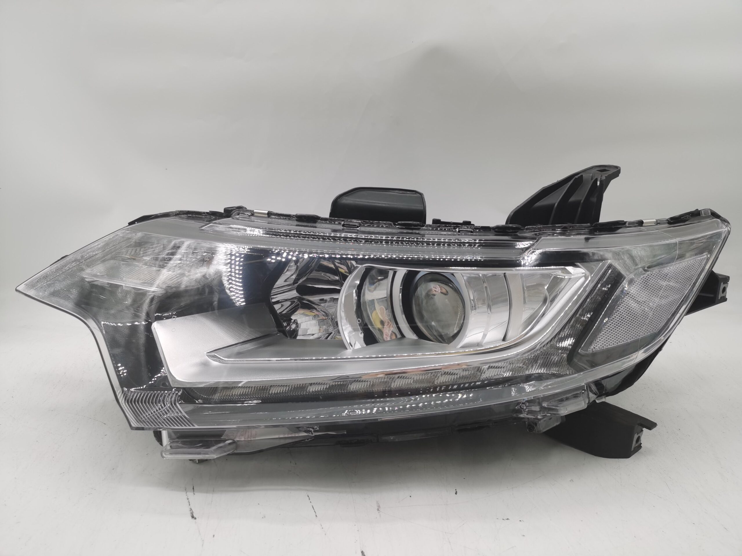 Mitsubishi OUTLANDER 2016-2020 HALOGEN L.H.S Headlight Assembly