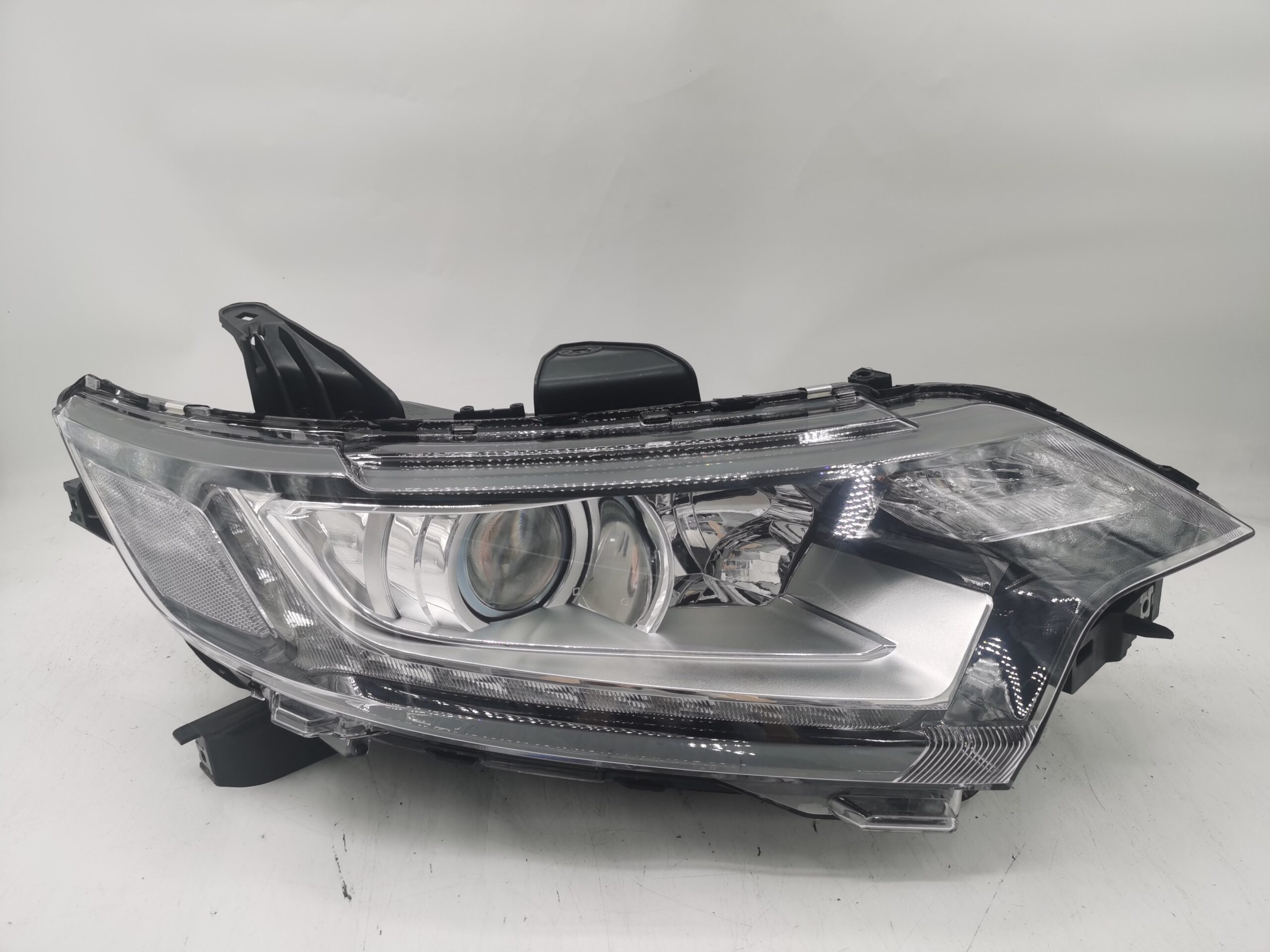 Mitsubishi OUTLANDER 2016-2020 HALOGEN R.H.S Headlight Assembly