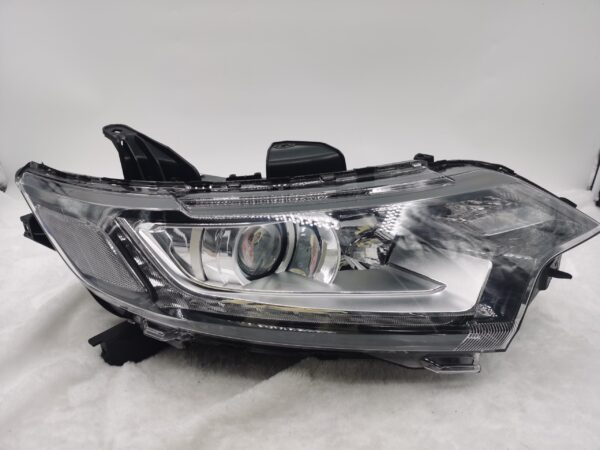 Mitsubishi OUTLANDER 2016-2020 HALOGEN R.H.S HEADLIGHT ASSEMBLY