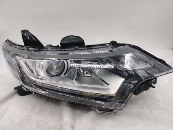 Mitsubishi OUTLANDER 2016-2020 HALOGEN R.H.S HEADLIGHT ASSEMBLY