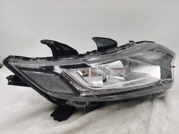 Mitsubishi OUTLANDER 2016-2020 HALOGEN R.H.S Headlight Assembly