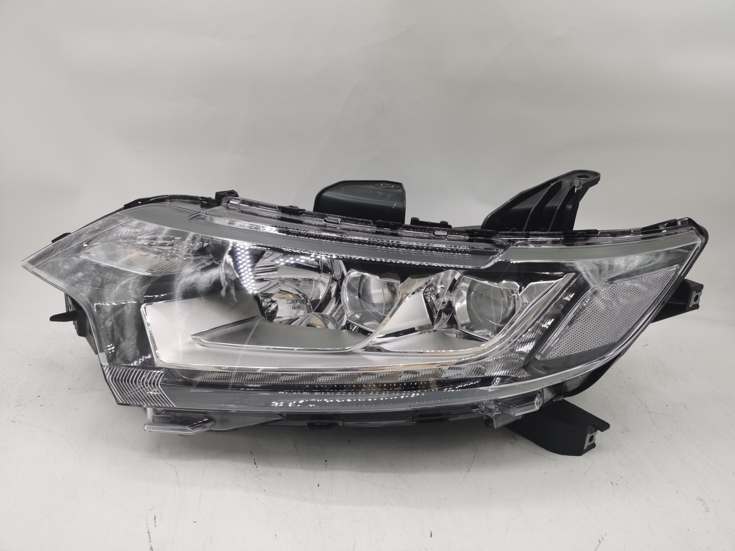 Mitsubishi OUTLANDER 2016-2020 LED L.H.S Headlight Assembly