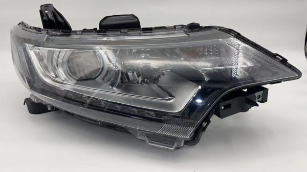 Mitsubishi OUTLANDER 2016-2020 HALOGEN R.H.S HEADLIGHT ASSEMBLY