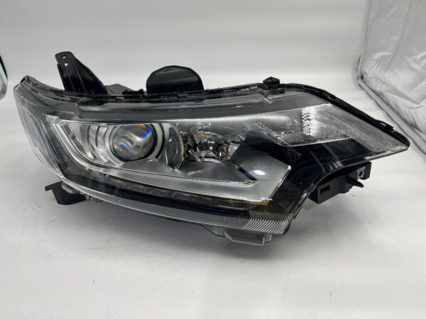 Mitsubishi OUTLANDER 2016-2020 HALOGEN R.H.S HEADLIGHT ASSEMBLY