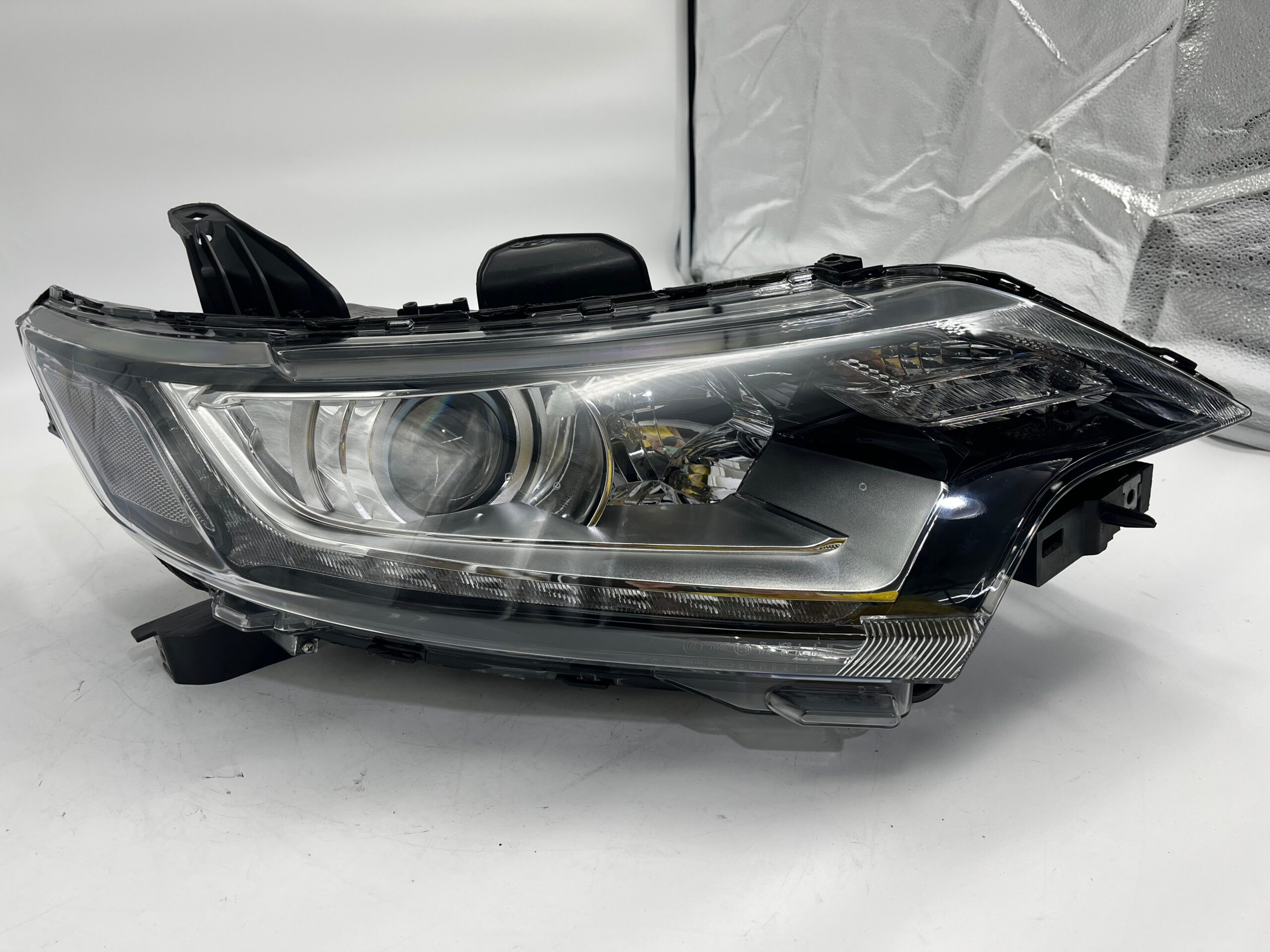 Mitsubishi OUTLANDER 2016-2020 HALOGEN R.H.S HEADLIGHT ASSEMBLY