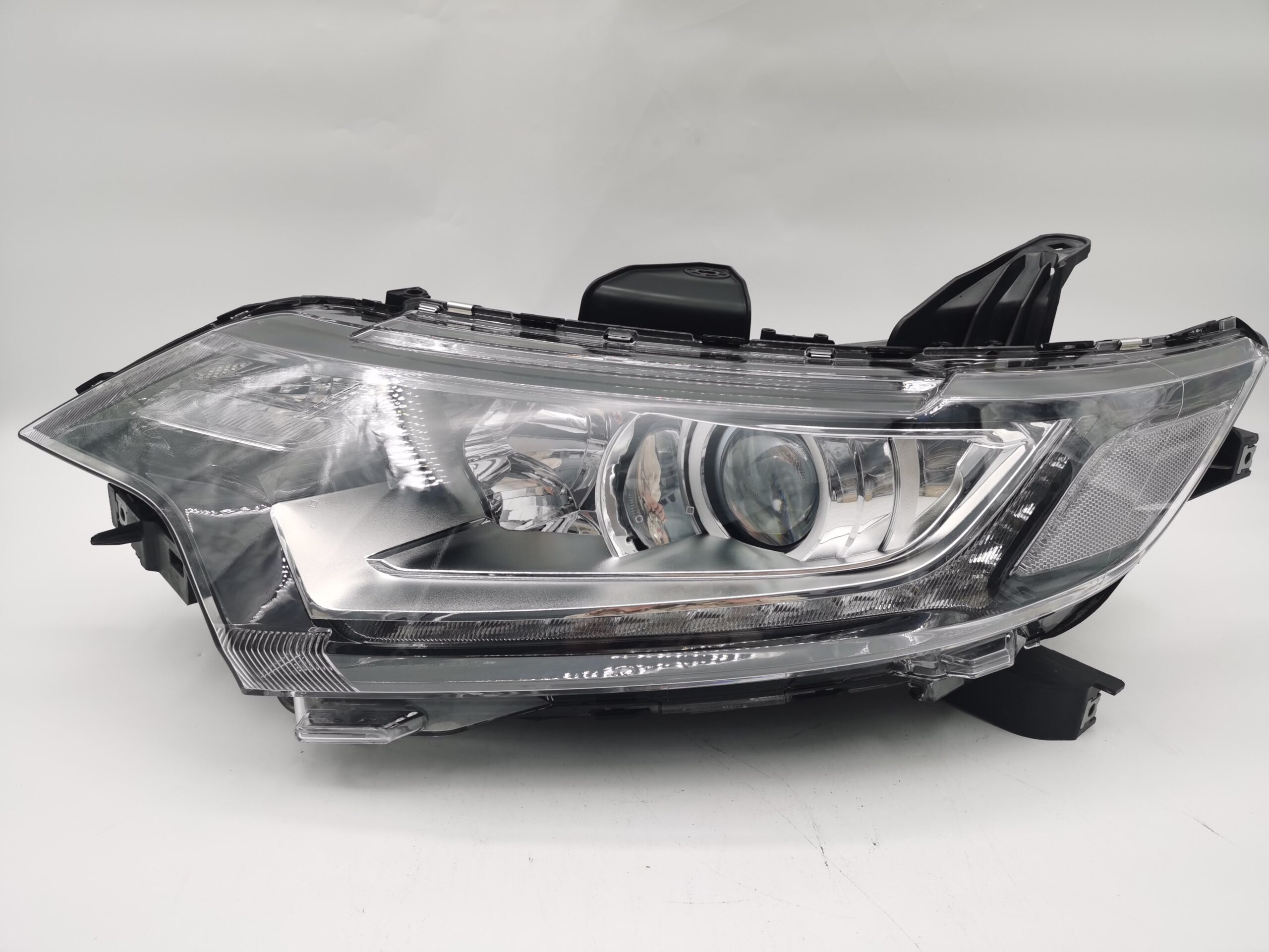 Mitsubishi OUTLANDER 2016-2020 HALOGEN L.H.S HEADLIGHT ASSEMBLY