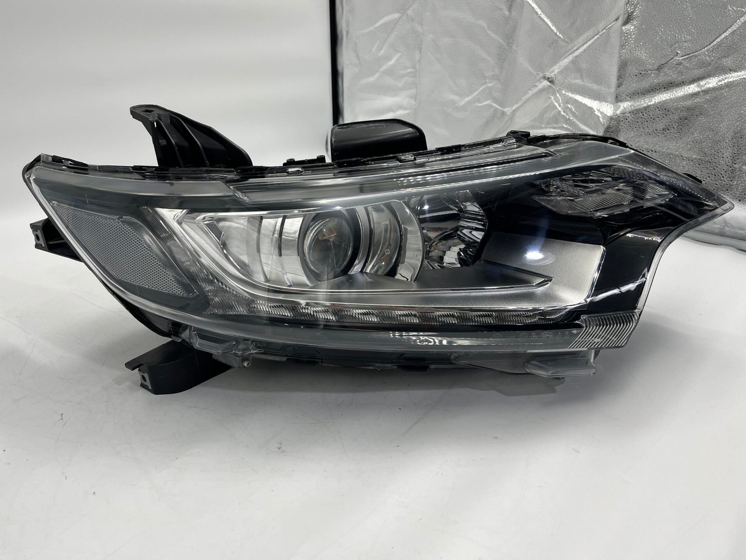 Mitsubishi OUTLANDER 2016-2020 HALOGEN R.H.S HEADLIGHT ASSEMBLY