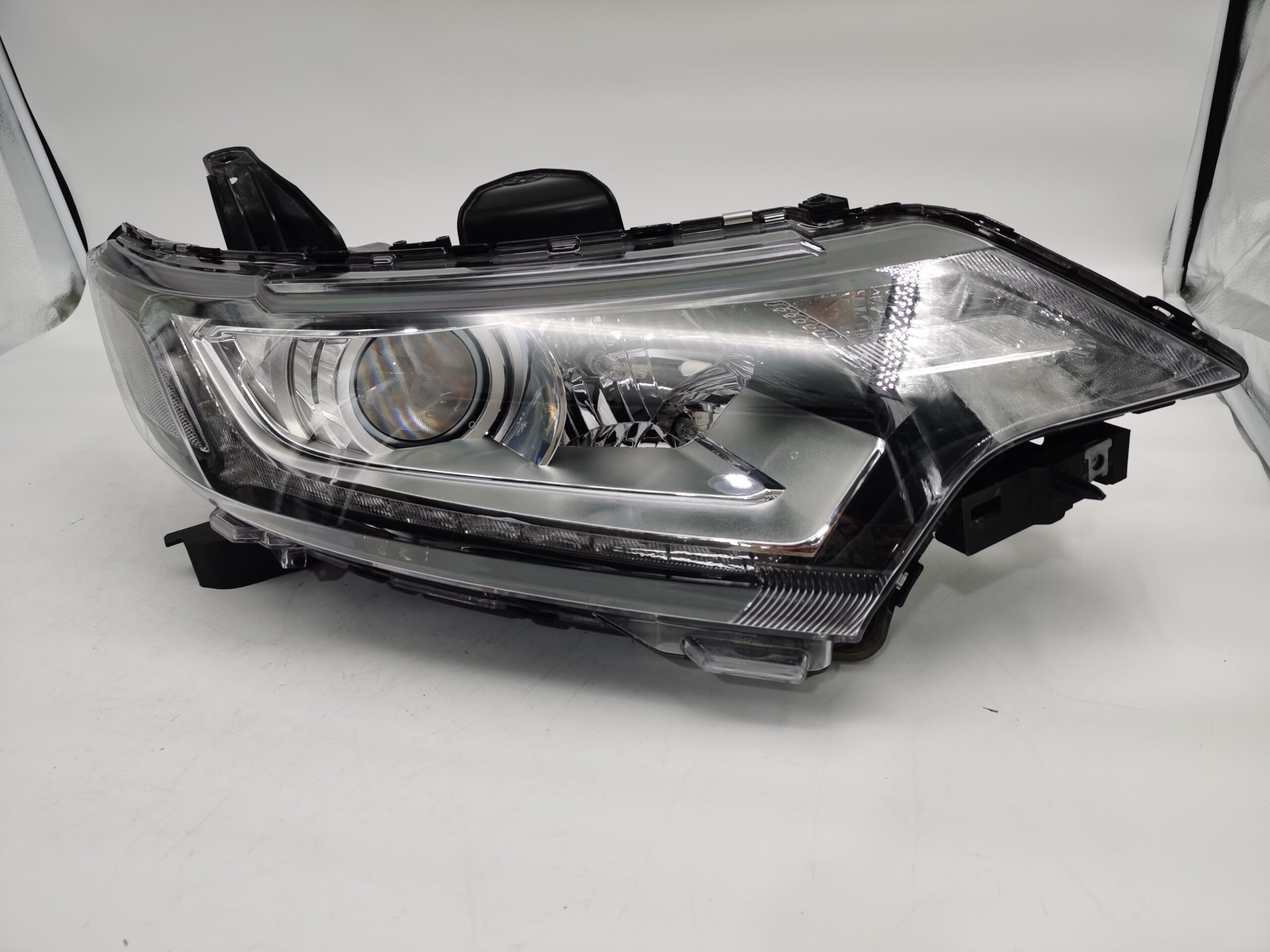 Mitsubishi OUTLANER R.H.S HEADLIGHT ASSEMBLY