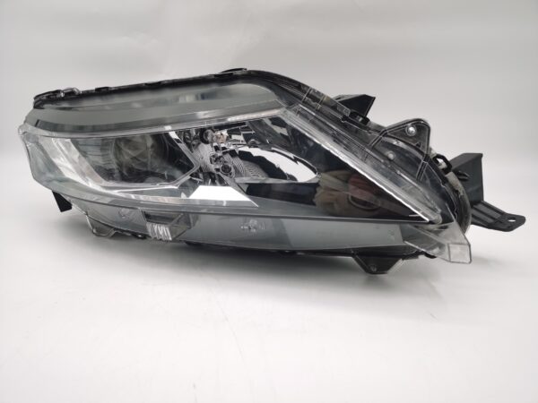 Mitsubishi TRITON L200 2019-2023 HALOGEN  R.H.S HEADLIGHT ASSEMBLY