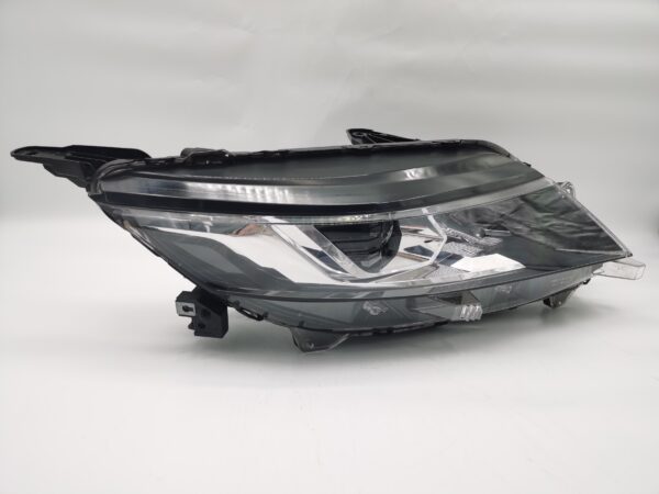 Mitsubishi TRITON L200 2019-2023 HALOGEN  R.H.S HEADLIGHT ASSEMBLY