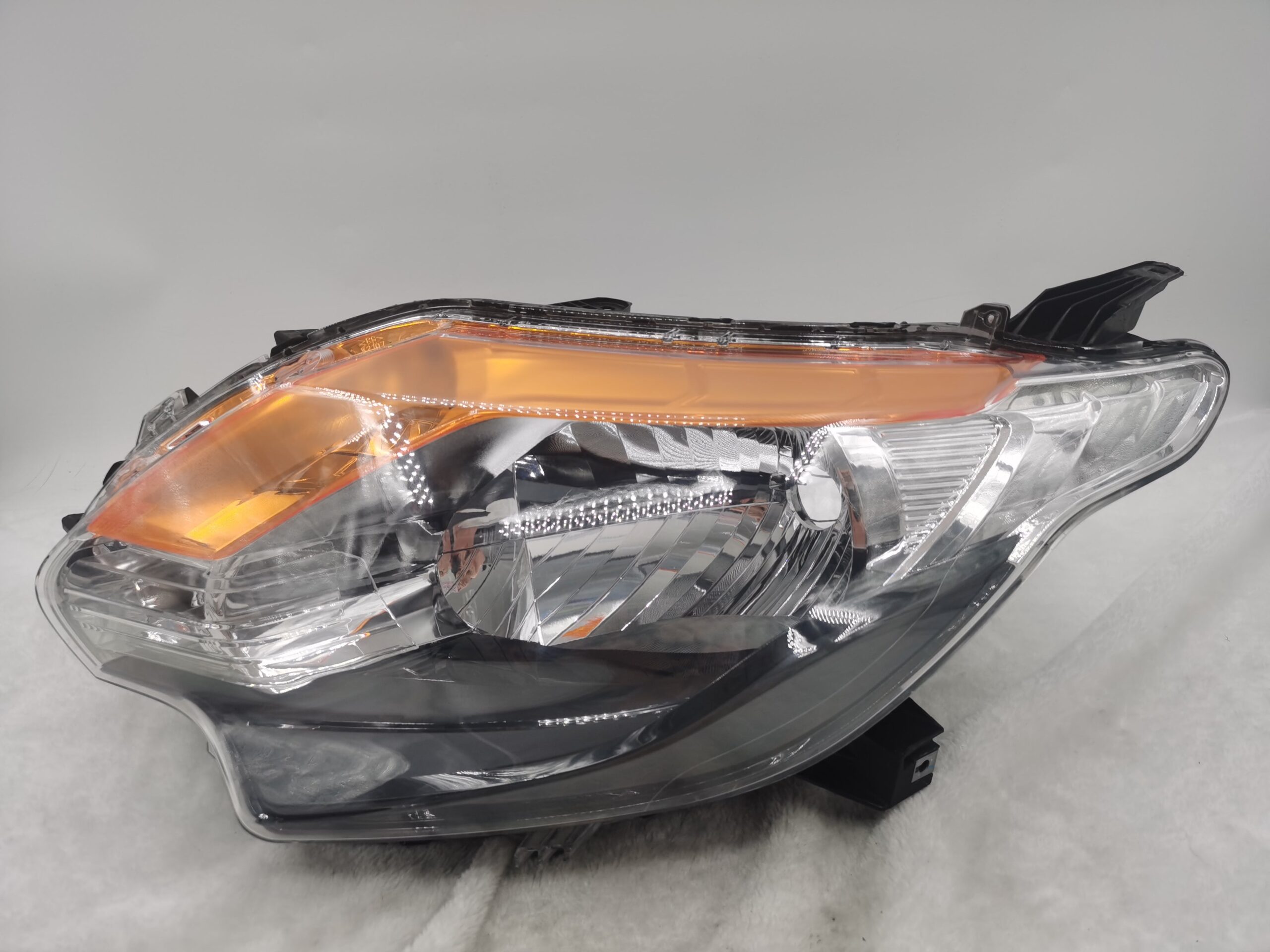 Mitsubishi TRITON L200 2015-2018 HALOGEN L.H.S Headlight Assembly