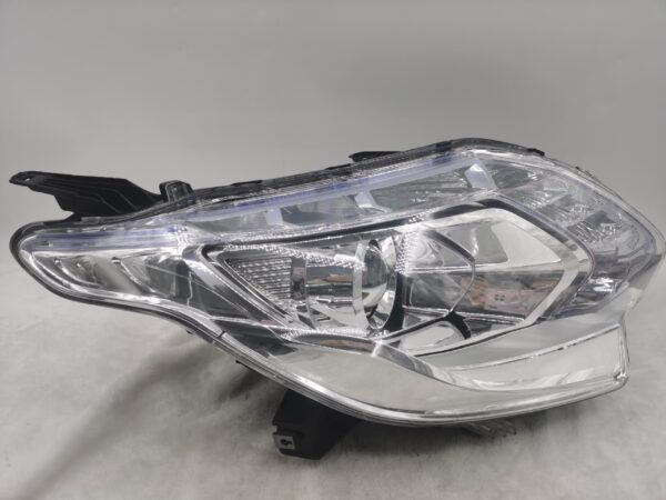 Mitsubishi TRITON L200 2015-2018 XENON R.H.S HEADLIGHT ASSEMBLY