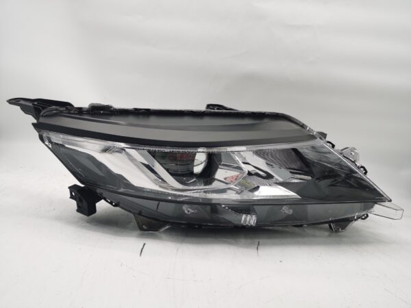 Mitsubishi TRITON L200 2019-2023 HALOGEN R.H.S HEADLIGHT ASSEMBLY