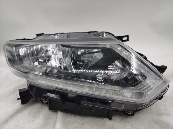 Nissan X-TRAIL 2014-2016 HALOGEN R.H.S HEADLIGHT ASSEMBLY