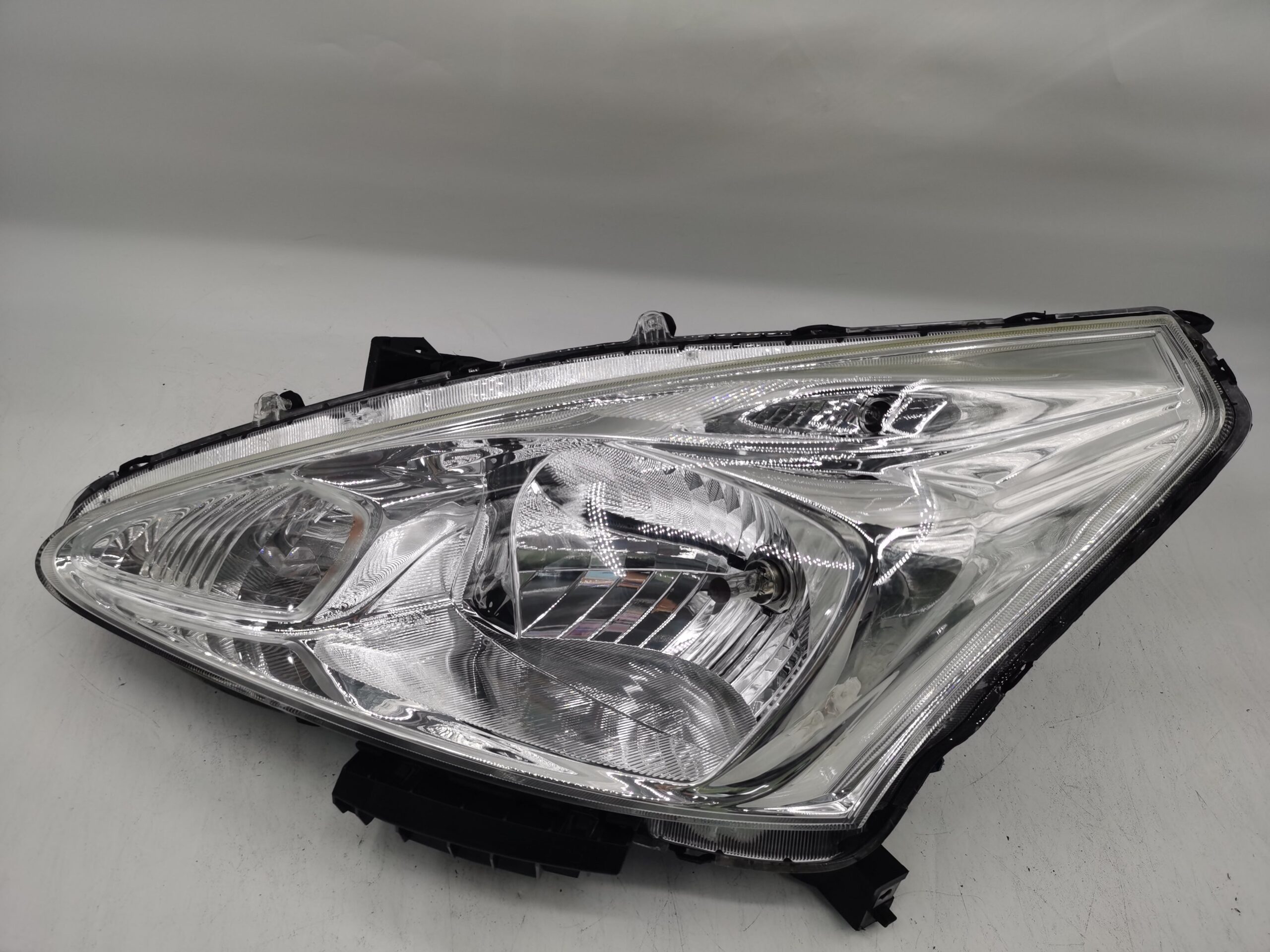 Nissan TIIDA/PULSAR 2013-2016 HALOGEN L.H.S HEADLIGHT ASSEMBLY