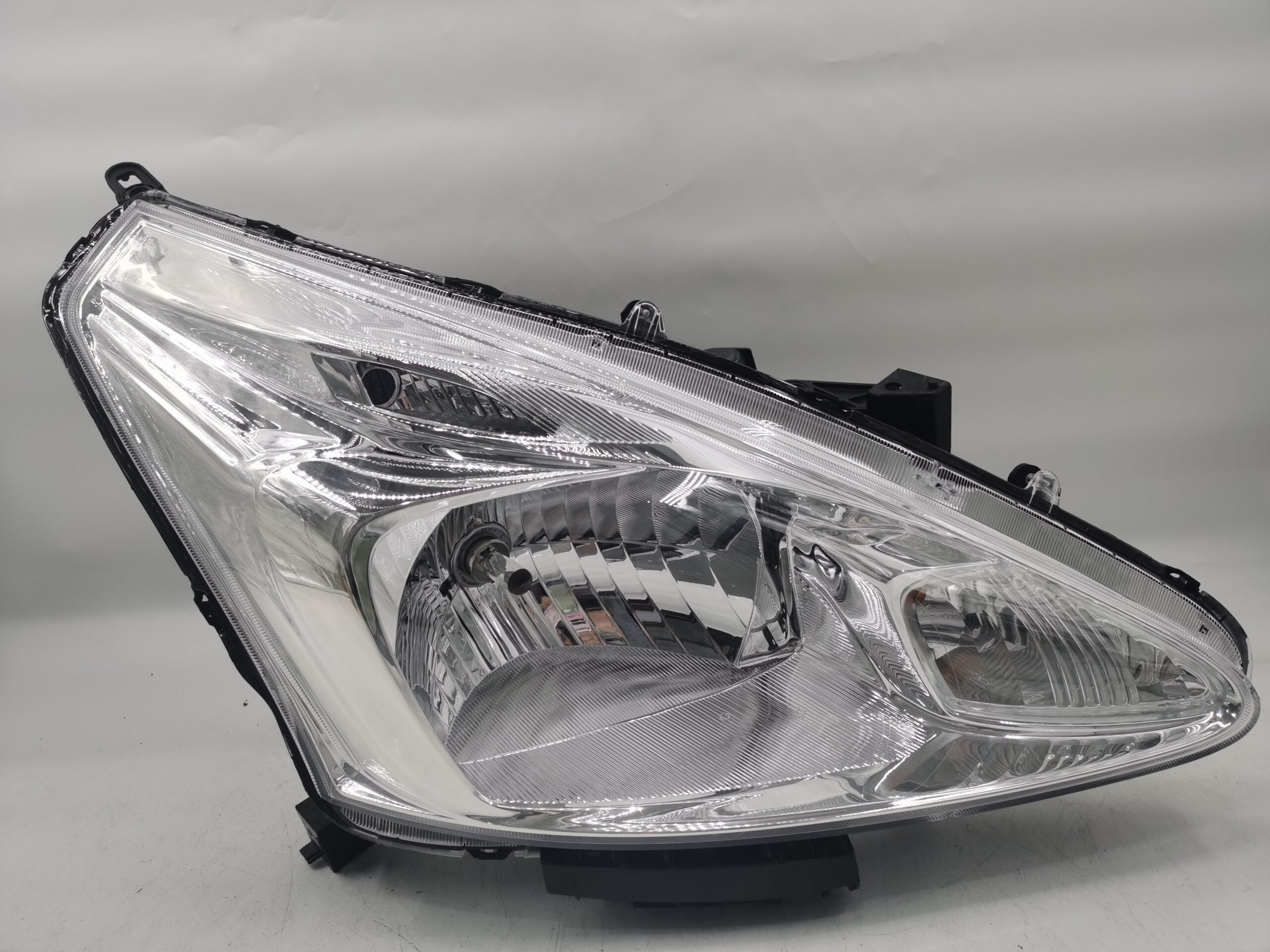 Nissan TIIDA/PULSAR 2013-2016 HALOGEN R.H.S HEADLIGHT ASSEMBLY