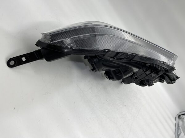 Nissan NAVARA L.H.S HEADLIGHT ASSEMBLY