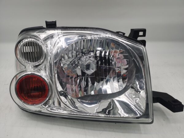 Nissan PALADIN NAVANA 2001-2005 R.H.S HEADLIGHT ASSEMBLY