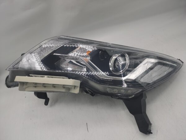 Nissan PATHFINDER 2017-2020 L.H.S HEADLIGHT ASSEMBLY