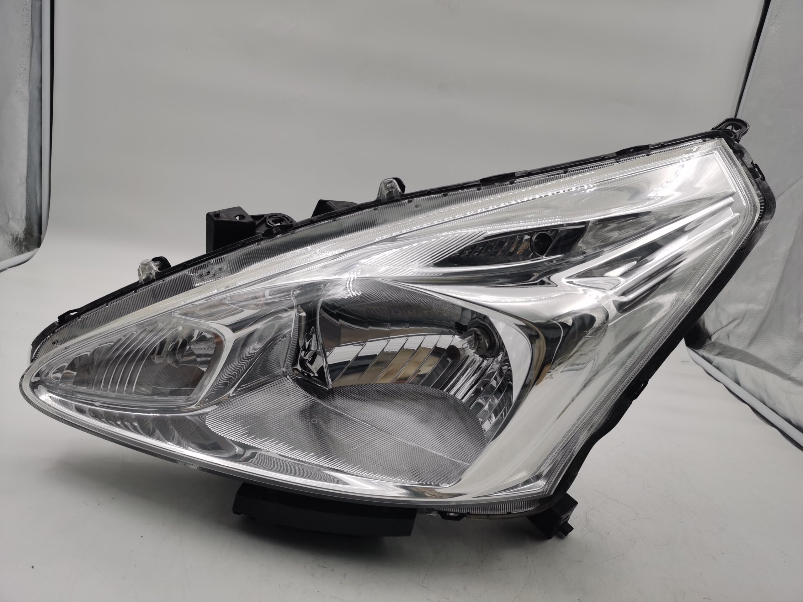 Nissan PULSAR 2011-2015 L.H.S HEADLIGHT ASSEMBLY