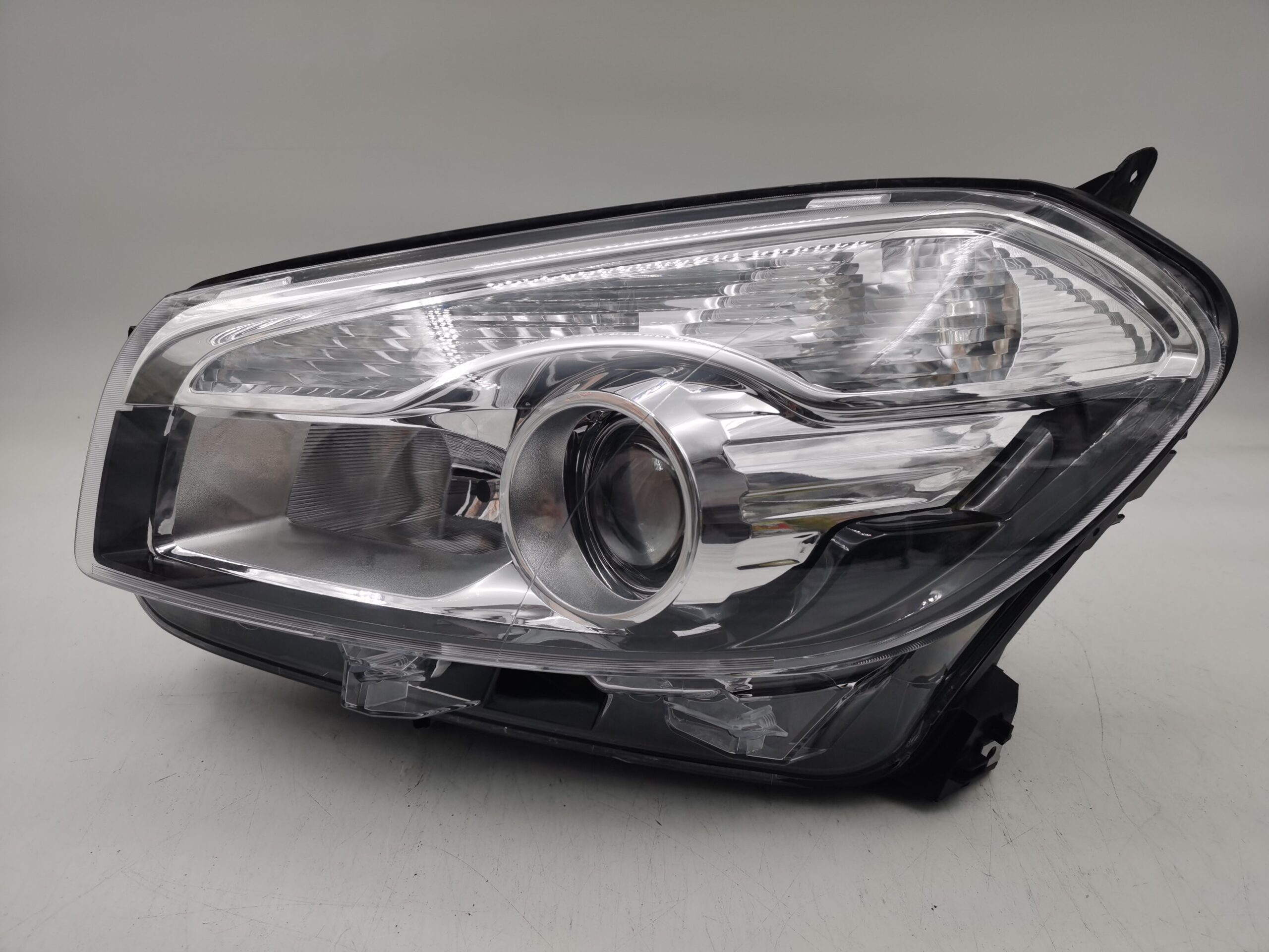 Nissan QASHQAI/DUALIS 2010-2013 HALOGEN L.H.S HEADLIGHT ASSEMBLY