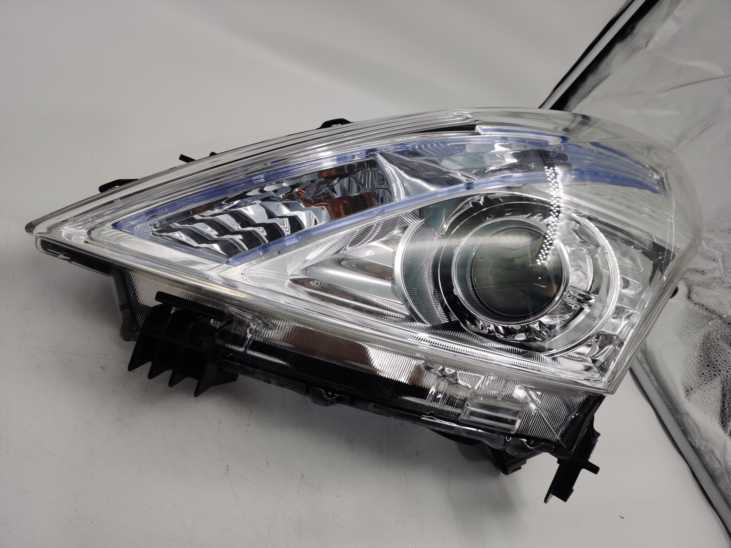 Nissan MAXIMA 2008-2012 L.H.S HEADLIGHT ASSEMBLY