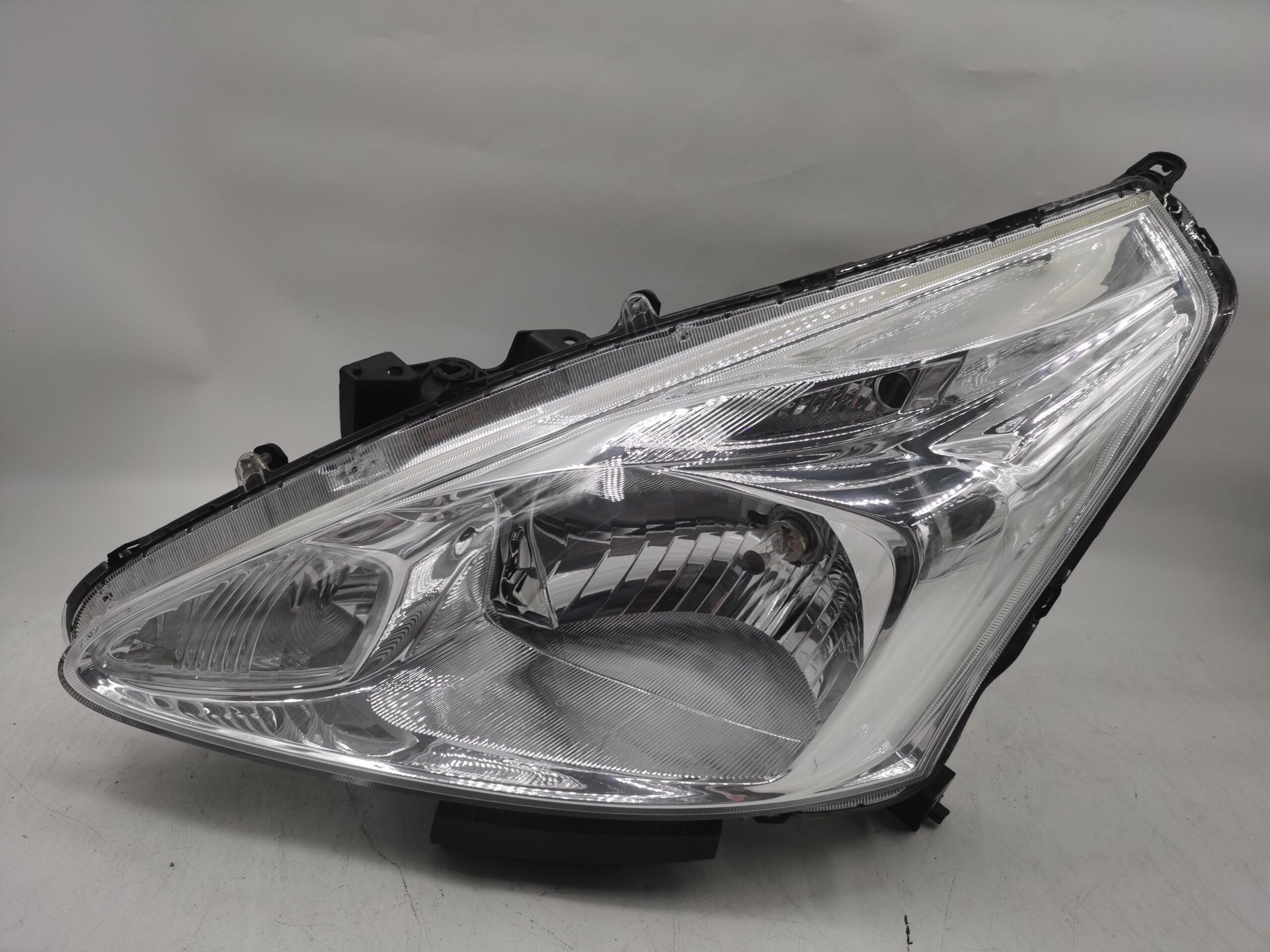 Nissan TIIDA/PULSAR 2013-2016 HALOGEN L.H.S HEADLIGHT ASSEMBLY