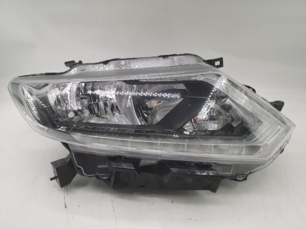 Nissan X-TRAIL 2014-2016 HALOGEN R.H.S HEADLIGHT ASSEMBLY