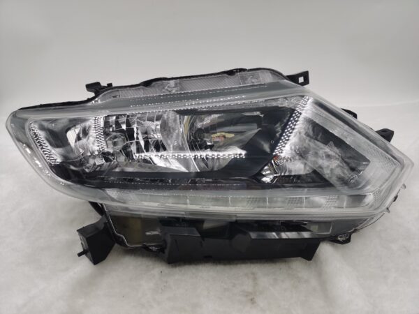 Nissan X-TRAIL 2014-2016 HALOGEN R.H.S HEADLIGHT ASSEMBLY