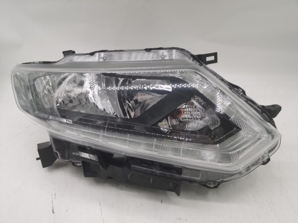 Nissan X-TRAIL 2014-2016 HALOGEN R.H.S HEADLIGHT ASSEMBLY