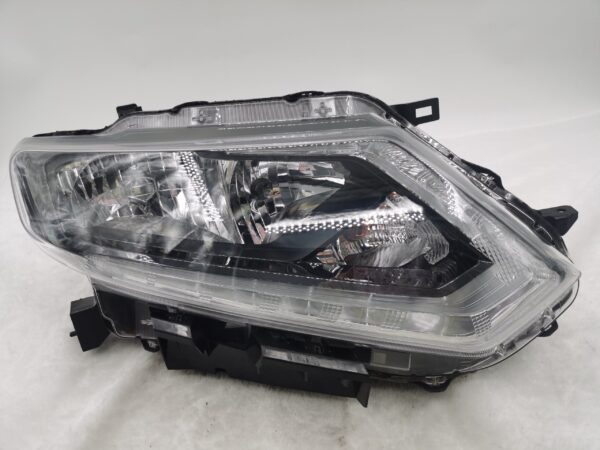 Nissan X-TRAIL 2014-2016 HALOGEN R.H.S HEADLIGHT ASSEMBLY