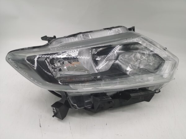 Nissan X-TRAIL 2014-2016 HALOGEN R.H.S HEADLIGHT ASSEMBLY