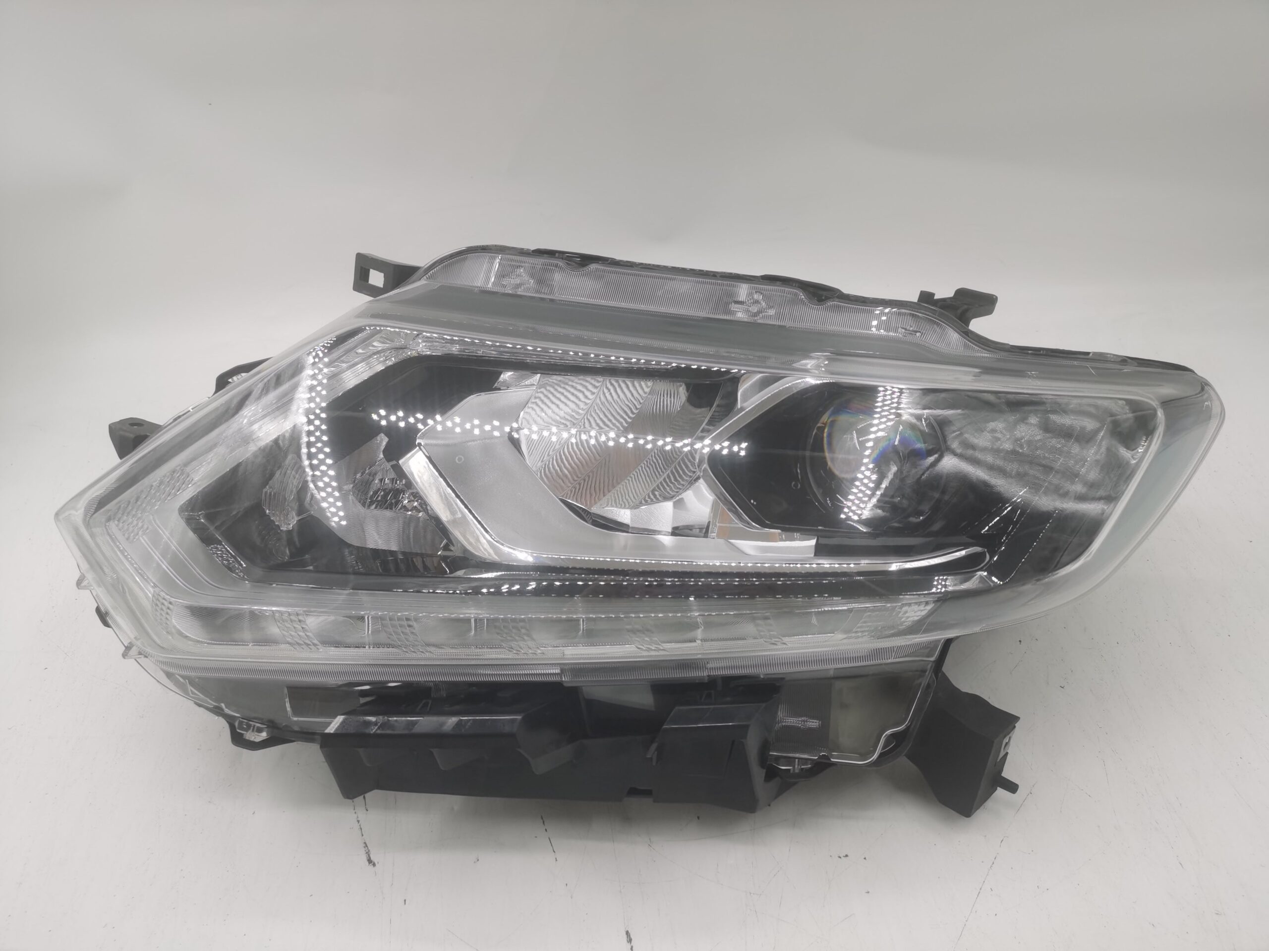 Nissan X-TRAIL 2014-2016 LED L.H.S Headlight Assembly