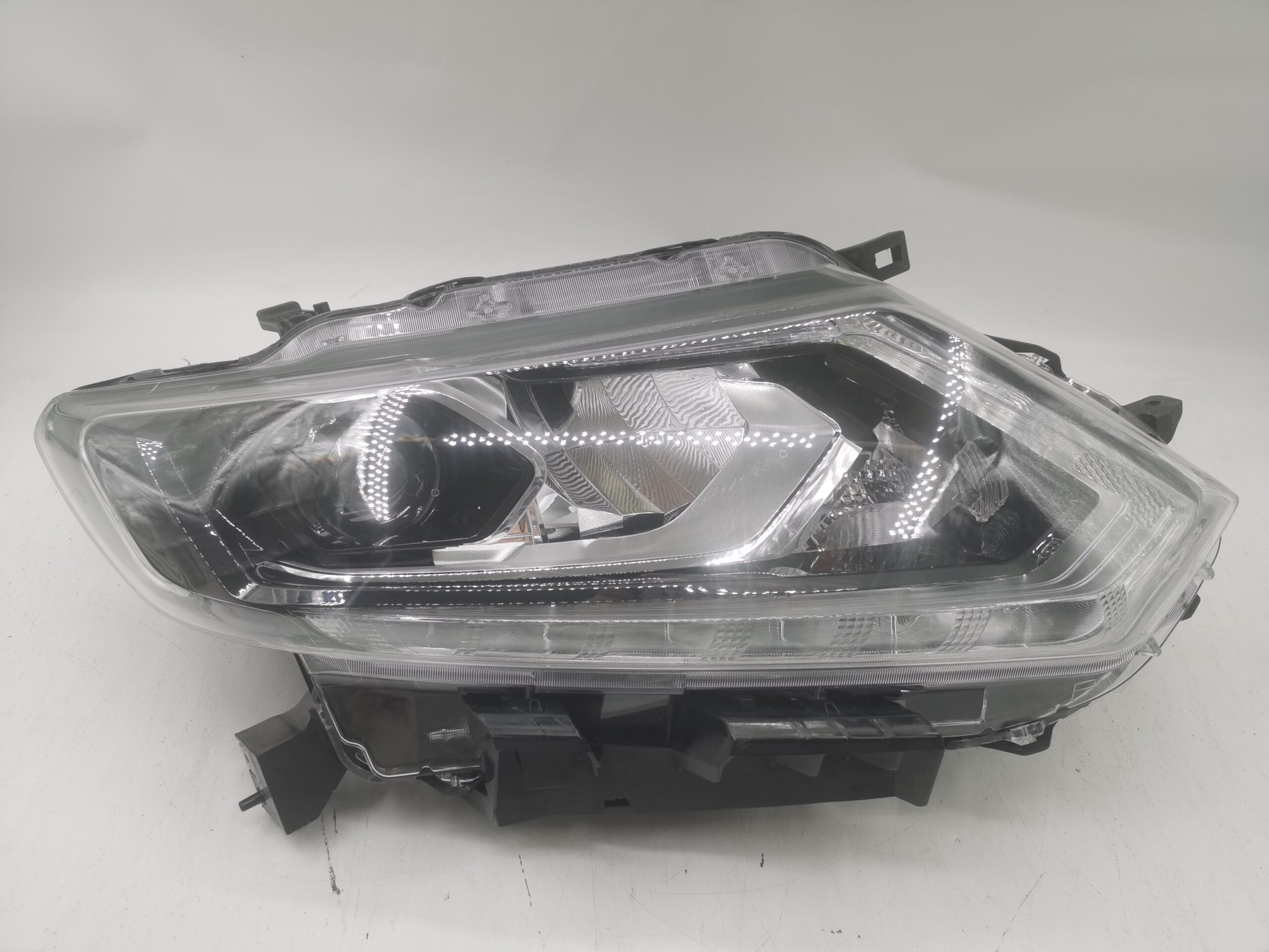 Nissan X-TRAIL 2014-2016 LED R.H.S Headlight Assembly