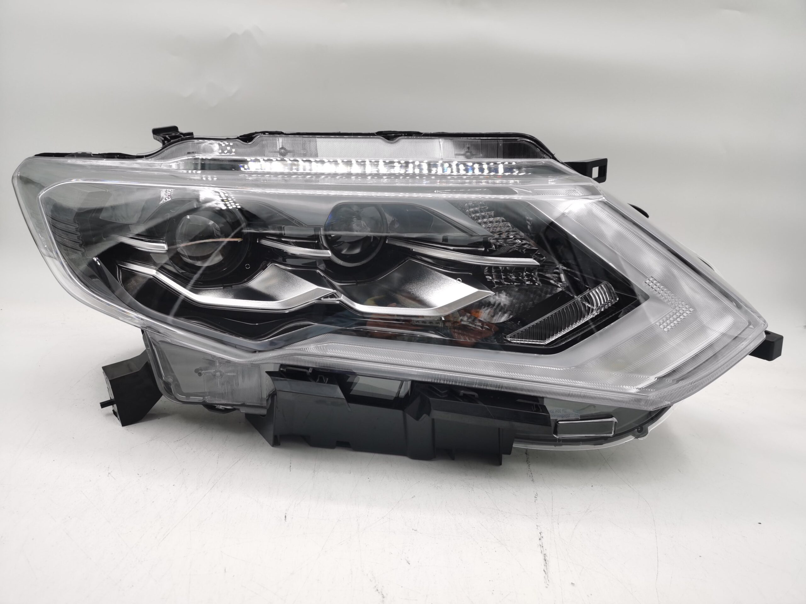 Nissan X-TRAIL T32 2017-2020 LED R.H.S HEADLIGHT ASSEMBLY