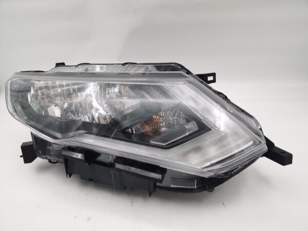 Nissan X-TRAIL T32 2017-2020 HALOGEN R.H.S HEADLIGHT ASSEMBLY